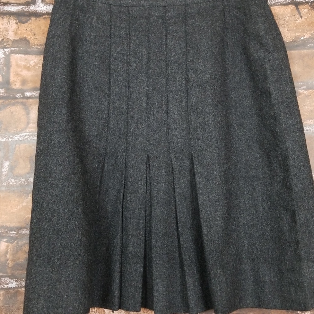 Chanel Boutique| Grey Wool Pleated Back Midi Skirt - Picture 7 of 7